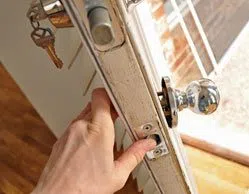 Golden Locksmith Services Thiensville, WI 262-438-0236 - 7-Lock-Changing